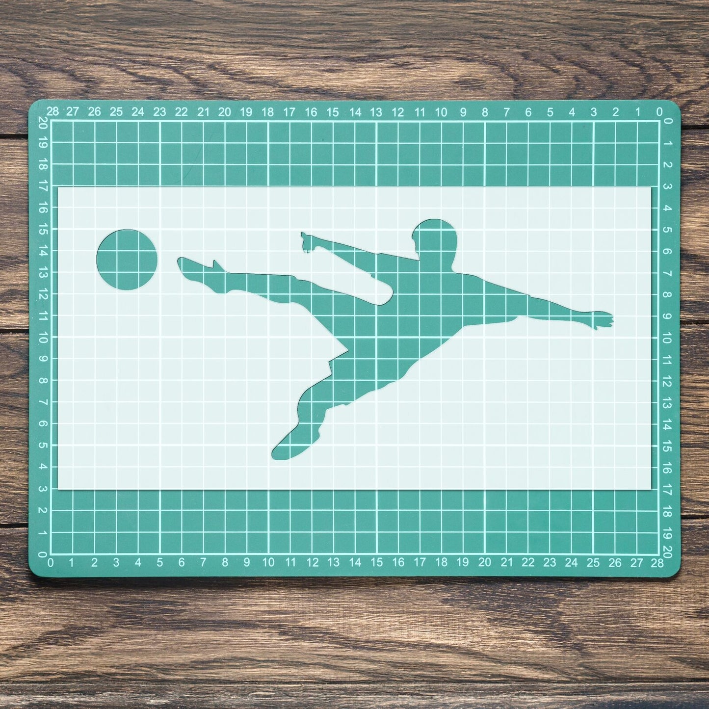 STENCIL FOOTBALL PLAYER SHOOTING SPORTS MYLAR PAINTING WALL ART CRAFTS AIRBRUSH